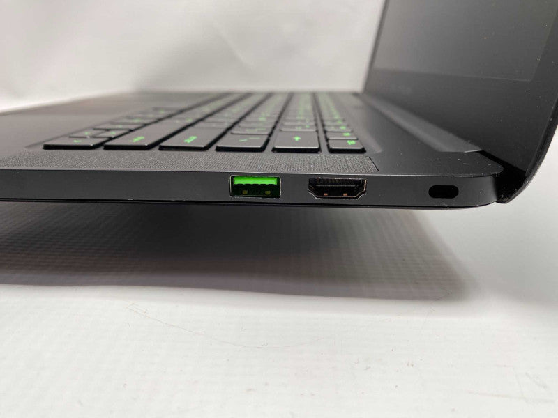 RAZER RZ09-0102 with i7-4720HQ PCU 8GB RAM & 2X 256GB M-SATA  -