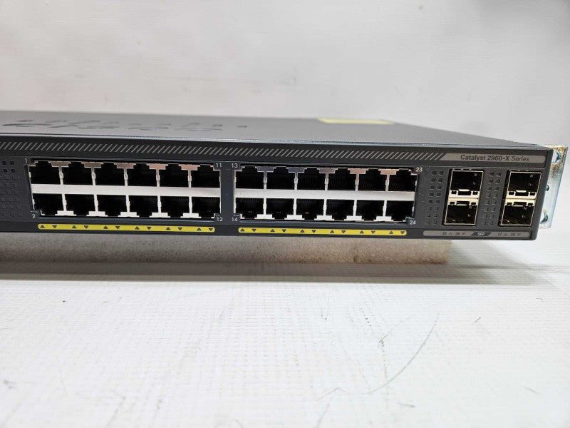 Cisco Catalyst 2960-X 24 GigE PoE 370W Ethernet Switch (WS-C2960X-24TS-L V05) )