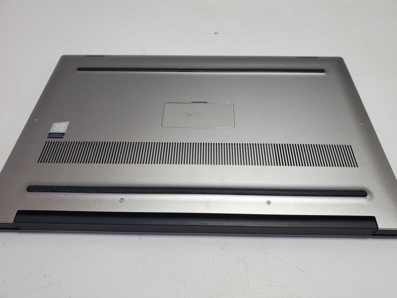 Dell XPS 15 9550 15\\" i7-7700HQ 2.80GHz/16GB 250GB SSD, GTX1050, NO BATTERY/AC ~