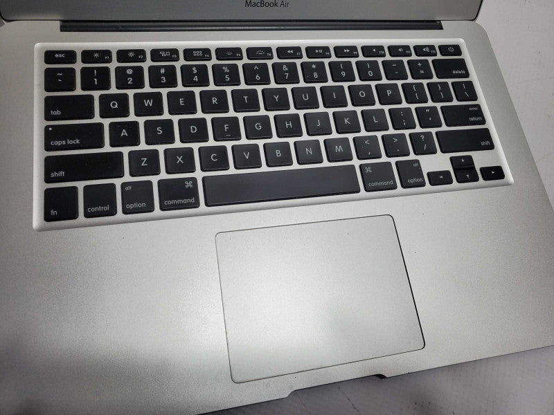 MacBook Air 13.3\\" - E.2014 I5-4260U 1.4GHz/4GB, Intel HD5000 128GB SSD, NO AC Q~