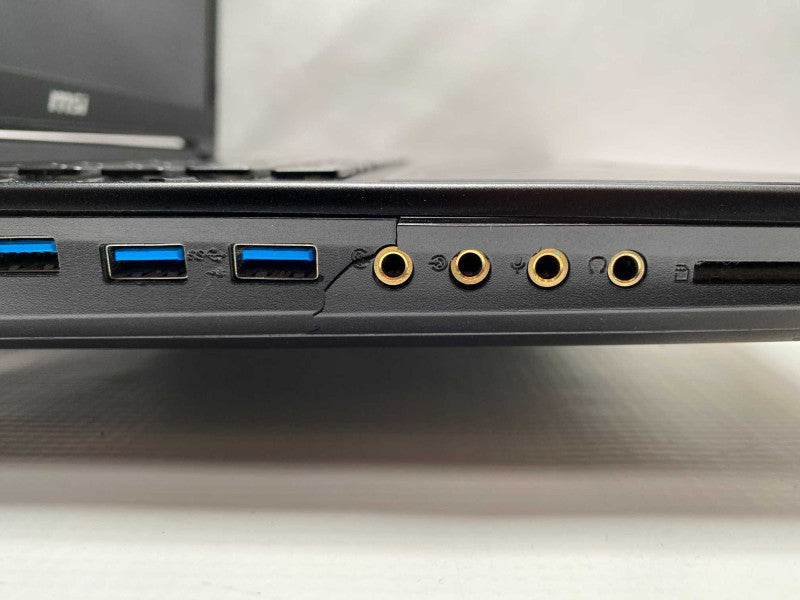 17\\" MSI GT72 2QE with i7-5700HQ CPU 32GB RAM & 512GB SSD Storage READ -