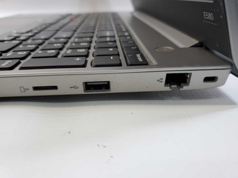 Lenovo ThinkPad E580 Core i7-8550U @ 1.8GHz 8GB DDR4 250GB SSD [Read] (