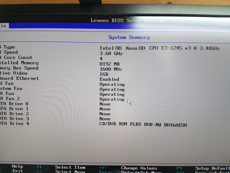 Lenovo TS440 Xeon E3-1245 V3 @ 3.40ghz / 8gb ram / 9240-8i raid ctrl #