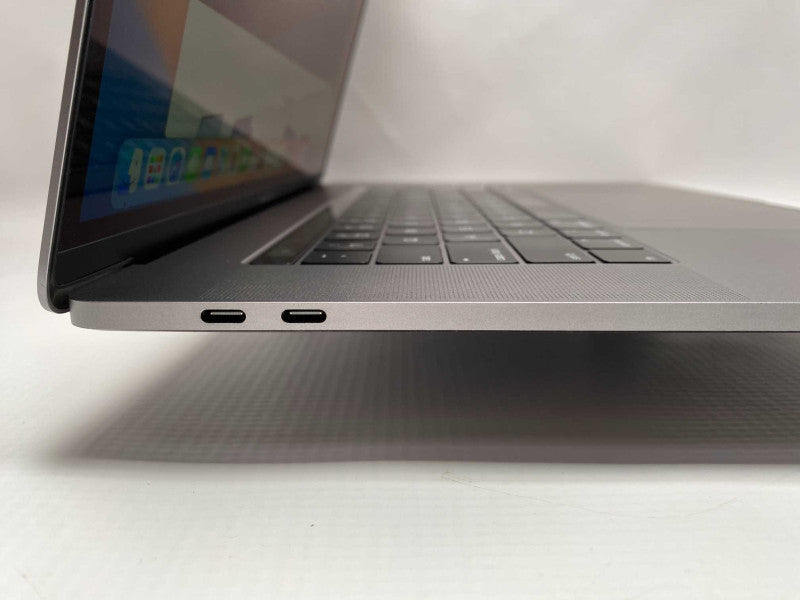 MacBook Pro 2018 15-inch with i7 CPU 16GB RAM & 500GB Storage  -