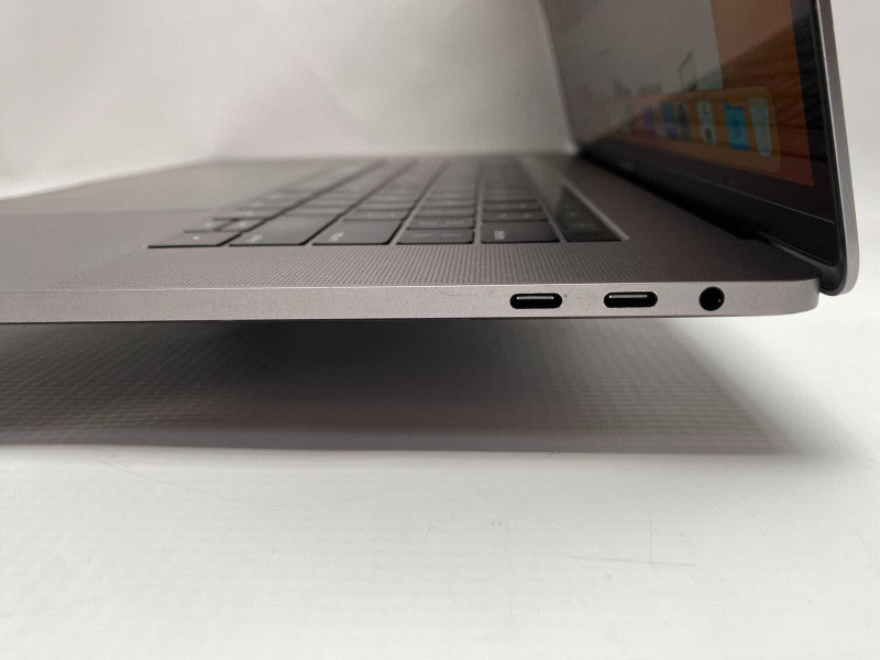MacBook Pro 2018 15-inch with i7 CPU 16GB RAM & 500GB Storage  -