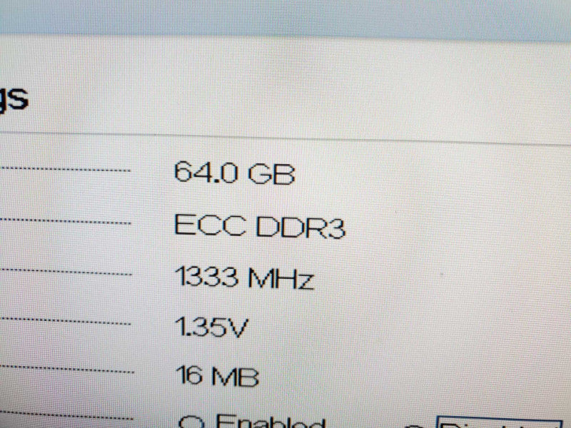 Dell PE R720 2x Xeon E5-2670 2.6GHz 8C/64GB ECC, 12x 3.5 NO HDD/RAID ~