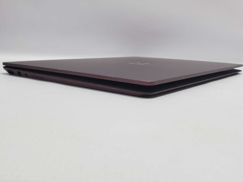 Microsoft Surface Laptop (1769) i5-7200U 8GB RAM 256GB Storage (READ) |