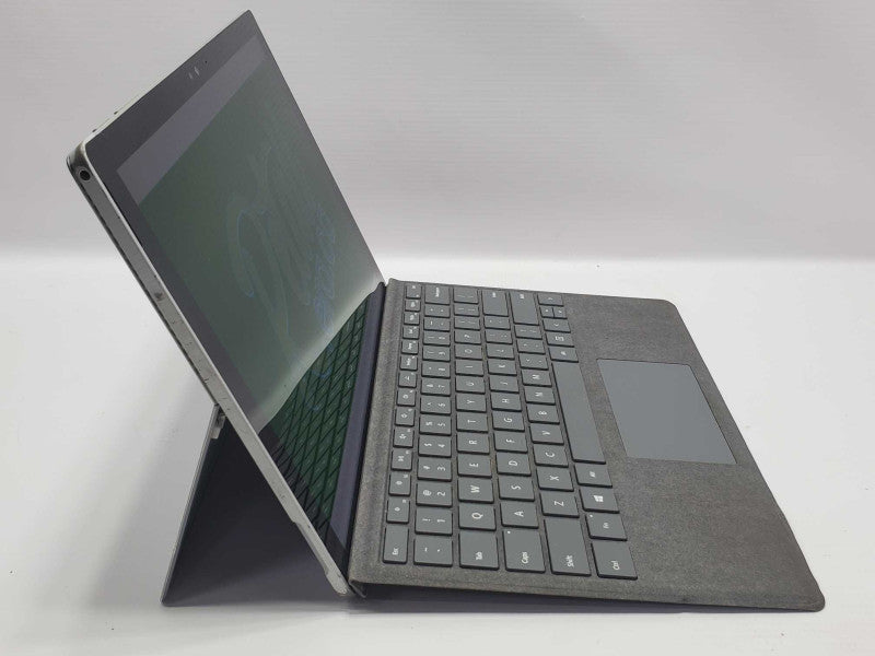 Microsoft Surface Pro 4  (1724) i5-6300U 8GB RAM 256GB Storage (READ) |