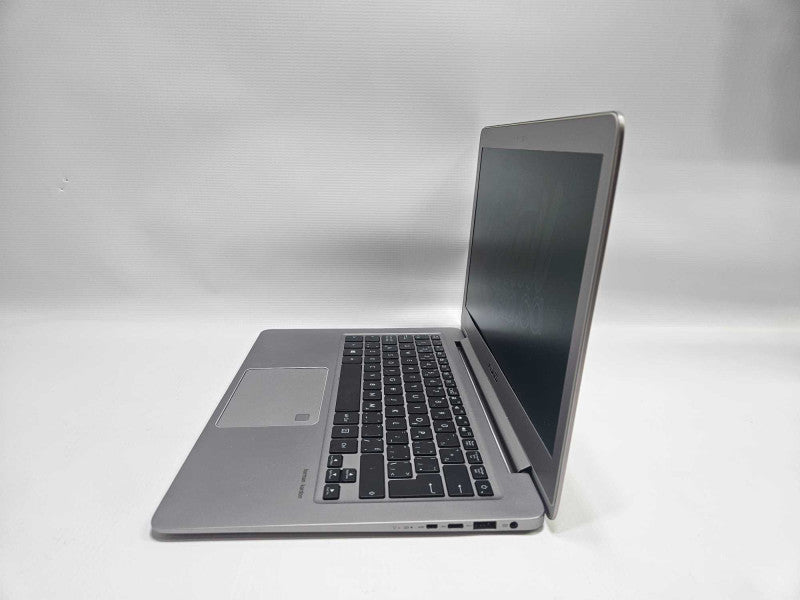 Asus ZenBook UX330C Intel m3 7Y30 @ 1.00GHz 8 GB RAM )