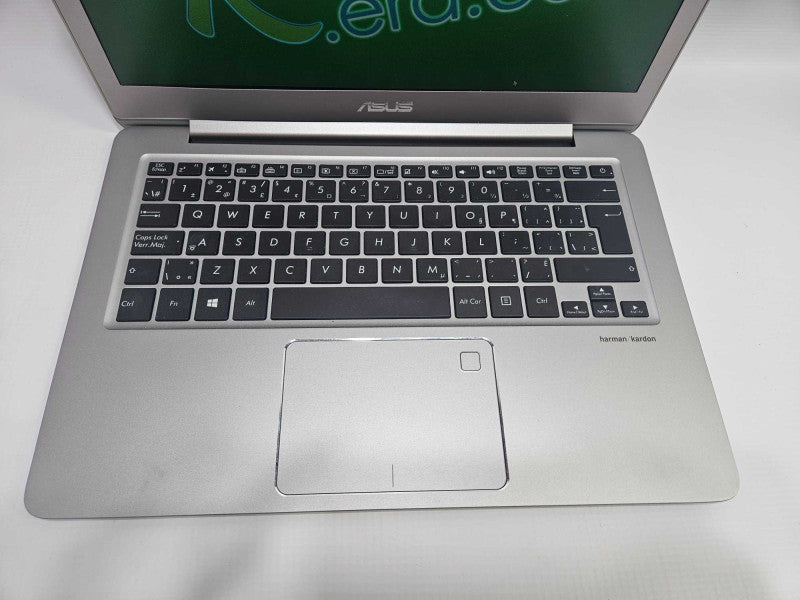 Asus ZenBook UX330C Intel m3 7Y30 @ 1.00GHz 8 GB RAM )
