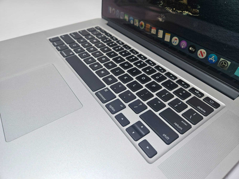 Apple MacBook Pro 15-inch Mid-2012 |2.3GHz Quad-Core i7 8GB RAM 250GB HDD )