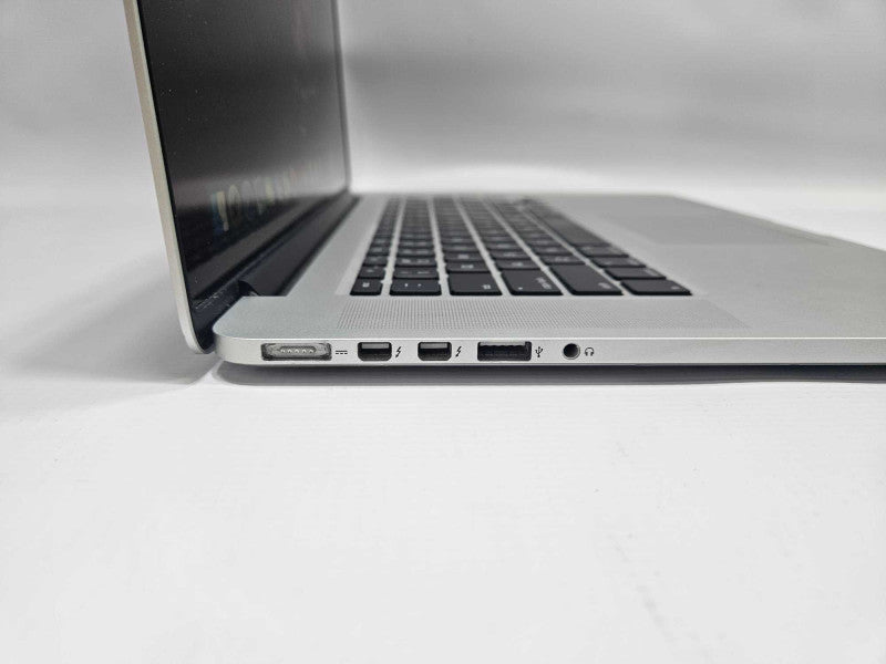 Apple MacBook Pro 15-inch Mid-2012 |2.3GHz Quad-Core i7 8GB RAM 250GB HDD )