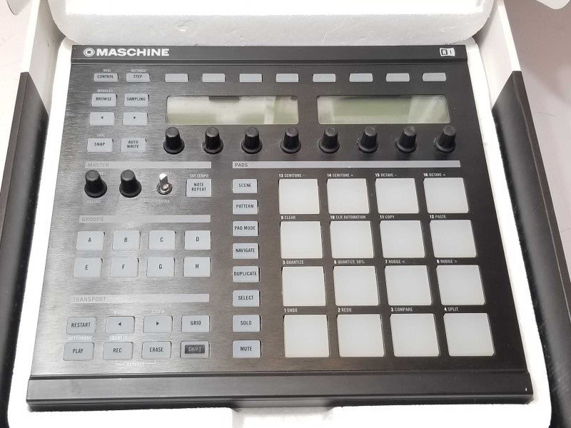 Native Instruments MASCHINE CONTROLLER DJ sampler / MIDI Controller _