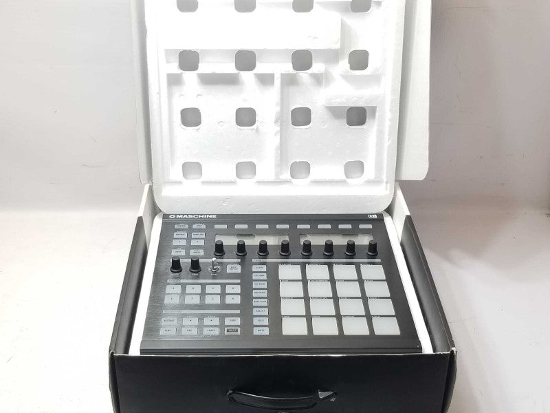 Native Instruments MASCHINE CONTROLLER DJ sampler / MIDI Controller _