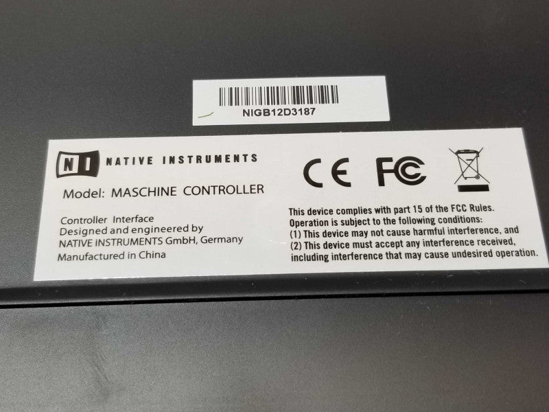 Native Instruments MASCHINE CONTROLLER DJ sampler / MIDI Controller _