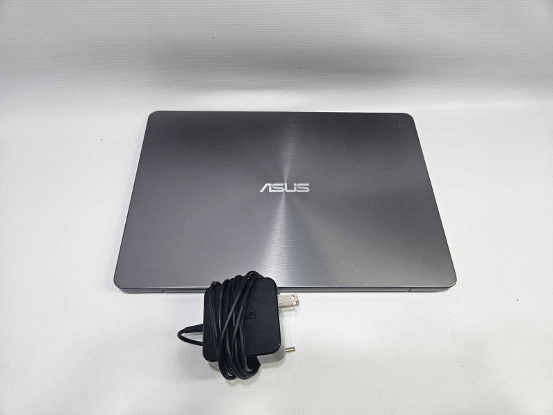 Asus ZenBook UX430U i5-8250U @ 1.60GHz 8 GB RAM 250GB SSD )