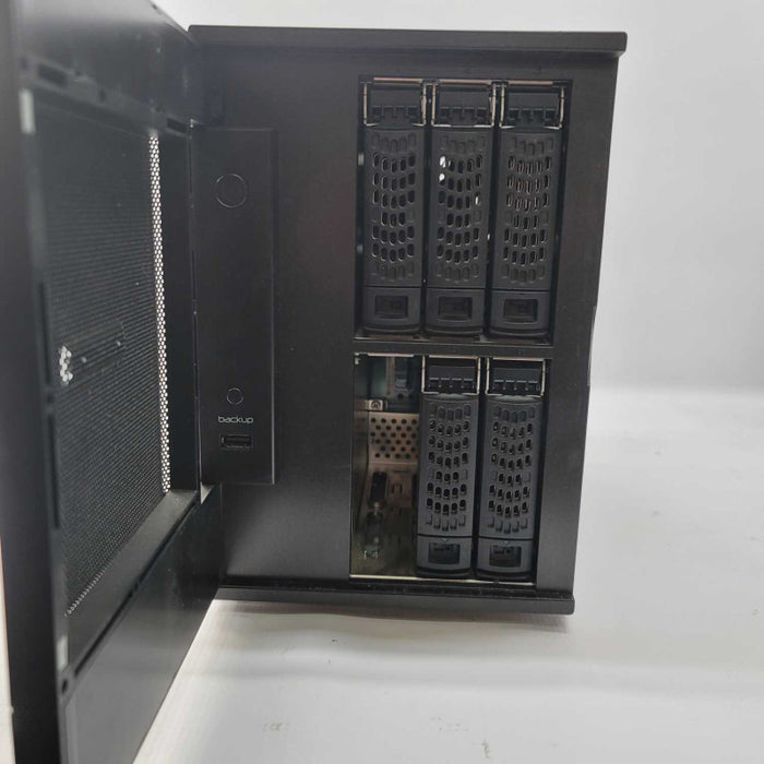 NETGEAR ReadyNas Pro 6 RNDP6000 6-Bay NAS - READ =