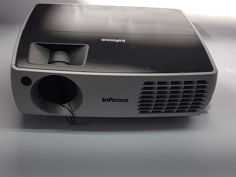 Infocus In-3104 XGA Conferance Projector / 609 lamp hours  #