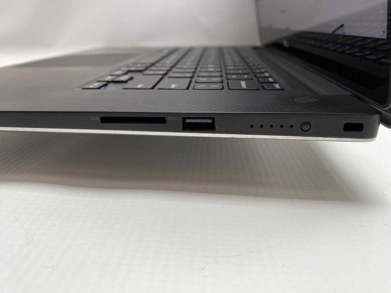 DELL XPS 15 9560 with i7-7700HQ CPU 32GB RAM & 512GB NVMe Storage