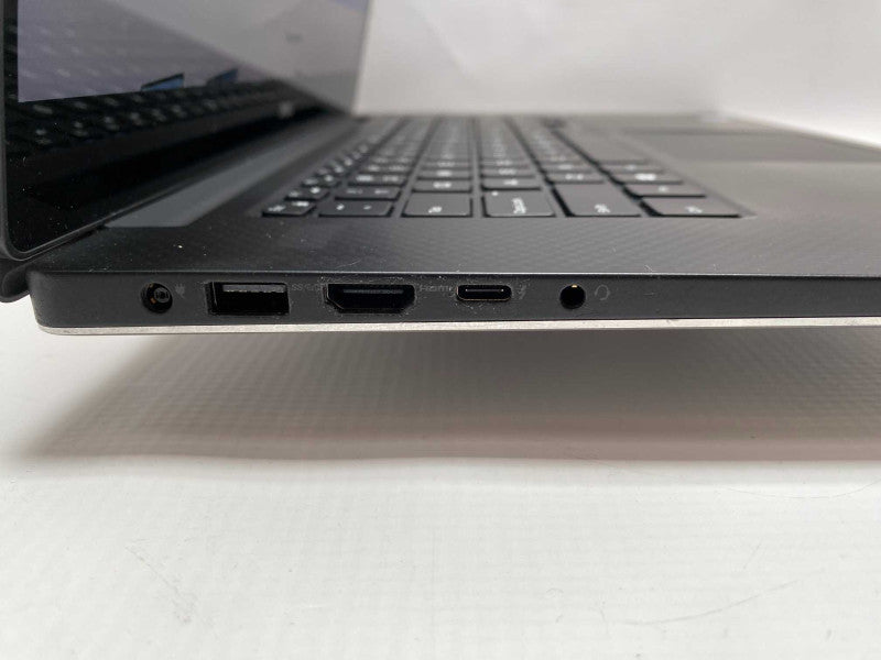 DELL XPS 15 9560 with i7-7700HQ CPU 32GB RAM & 512GB NVMe Storage