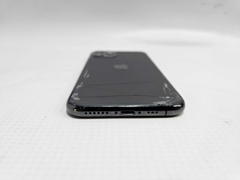 Apple iPhone 11 Pro 64 GB Unlocked  **READ** )
