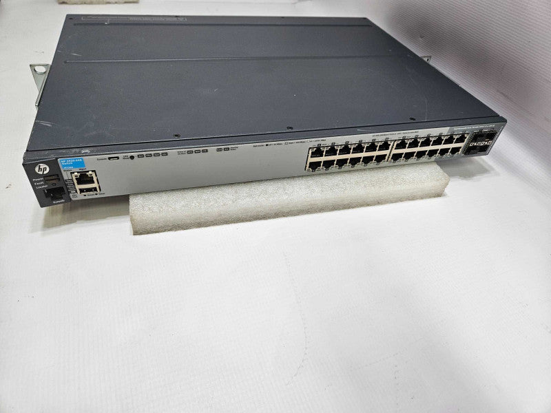 Network Switch HP 2920-24G / J9726A 24-Port with 4 SFP Ports - With RM Ears )