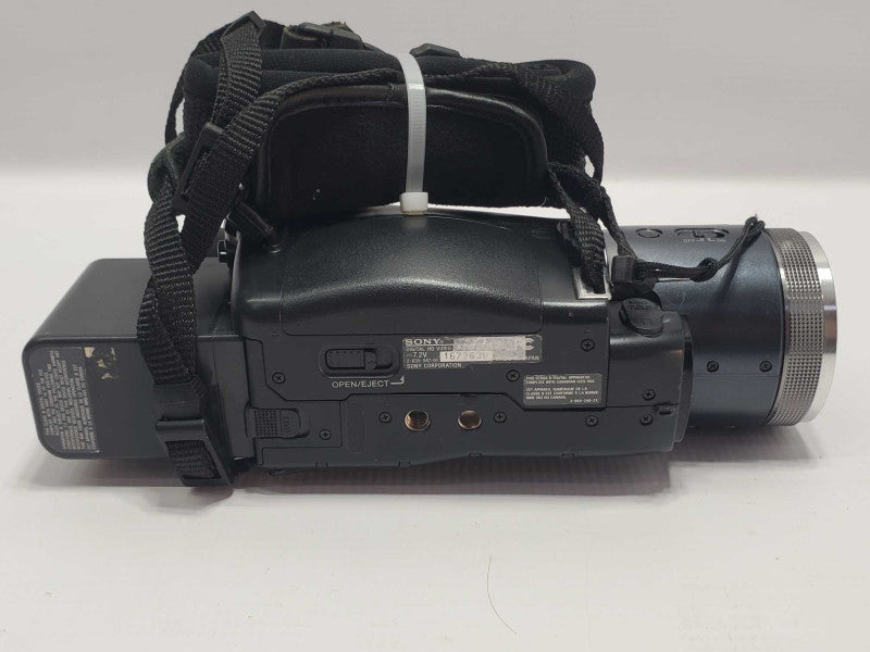 Sony HDR-HC1 MiniDV Camcorder |