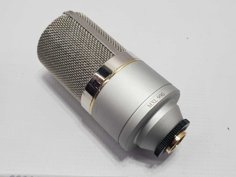 MXL 990 Condenser Microphone with Mounting Bracket and Accessories |