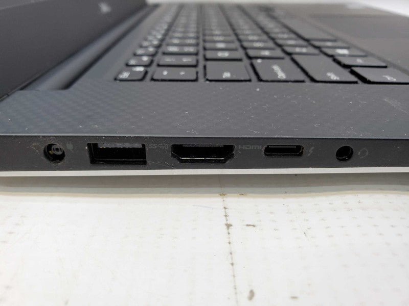 Dell XPS P56F 15.6\\" Core i7-8750H @ 2.2GHz 16GB DDR4 500GB SSD GTX 1050 4GB (