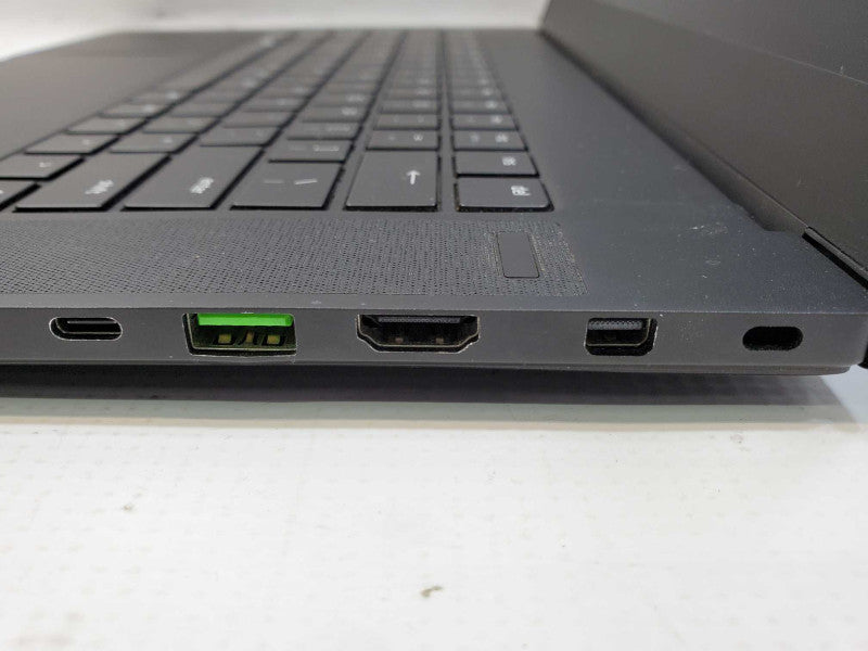 Razer RZ09-02385E92 with i7 8th Gen 32GB DDR4 No HDD/Battery (