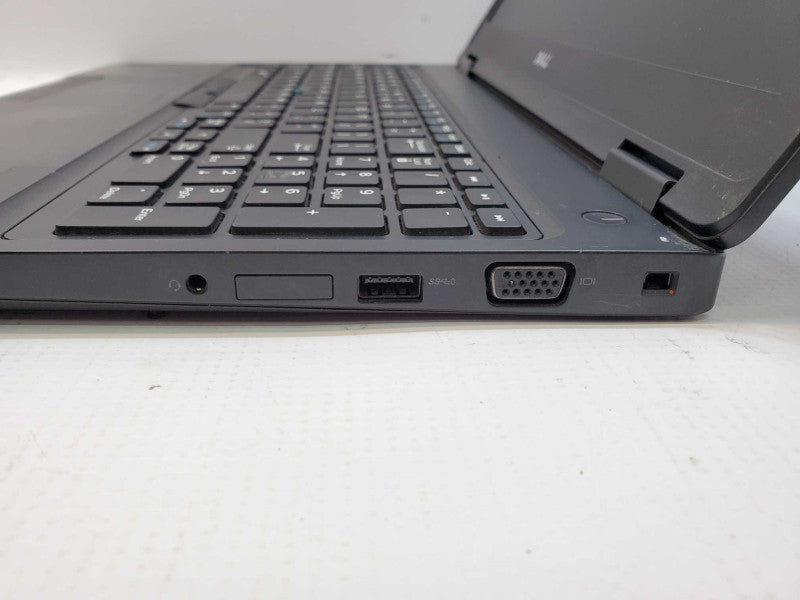 Dell Latitude 5580 Core i7-7820HQ @ 2.9GHz 8GB DDR3 250GB Nvidia 940MX 2GB (