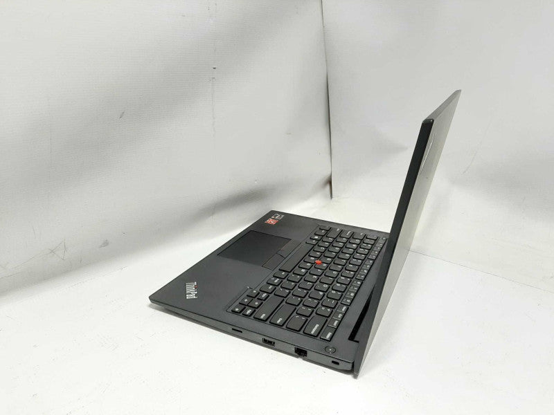 Lenovo TP E495 14\\" Ryzen 5 PRO 3500U Radeon Vega 8 2GB GPU 8GB DDR4 512GB SSD Q$