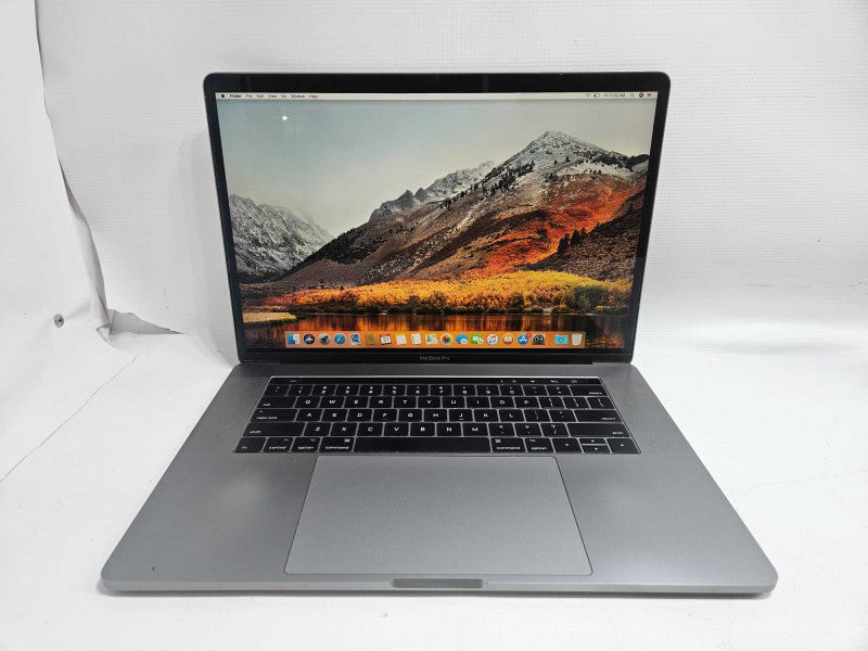 2017 MacBook Pro i7-7820HQ @ 2.90GHz 16GB RAM TouchBar )