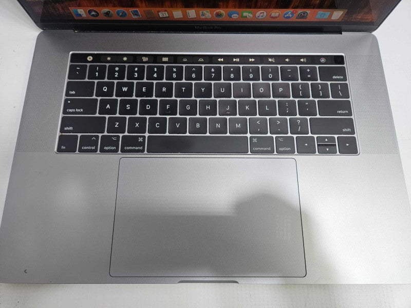 2017 MacBook Pro i7-7820HQ @ 2.90GHz 16GB RAM TouchBar )
