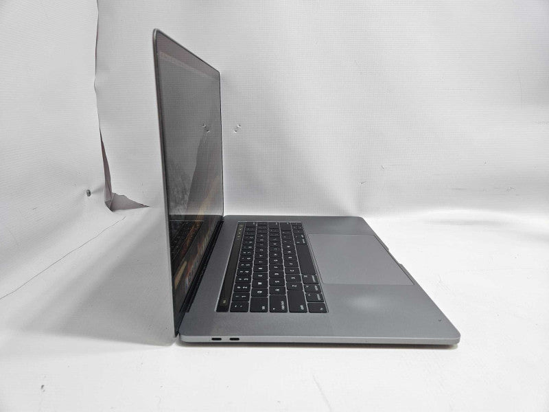 2017 MacBook Pro i7-7820HQ @ 2.90GHz 16GB RAM TouchBar )