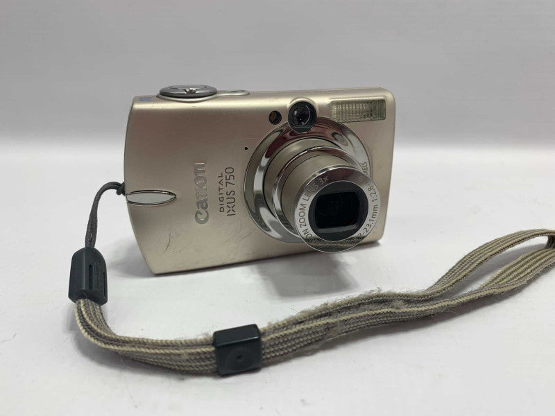 Canon Digital IXUS 750 7.1MP Digital Camera |