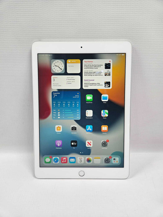 Apple iPad Air 2 32GB WiFi Only-White A1566 *READ*