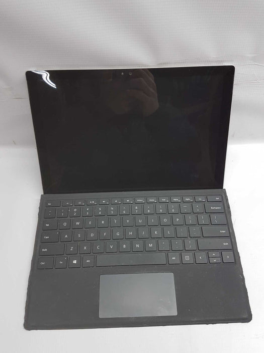 Microsoft Surface Pro 4 M3-6Y30 @ 0.90ghz / 4gb ram / 128gb ssd / READ #