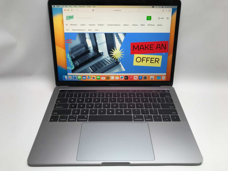 MacBook Pro Touchbar (2017) 13 inch with i7-7567U cpu, 16GB RAM 250GB Storag