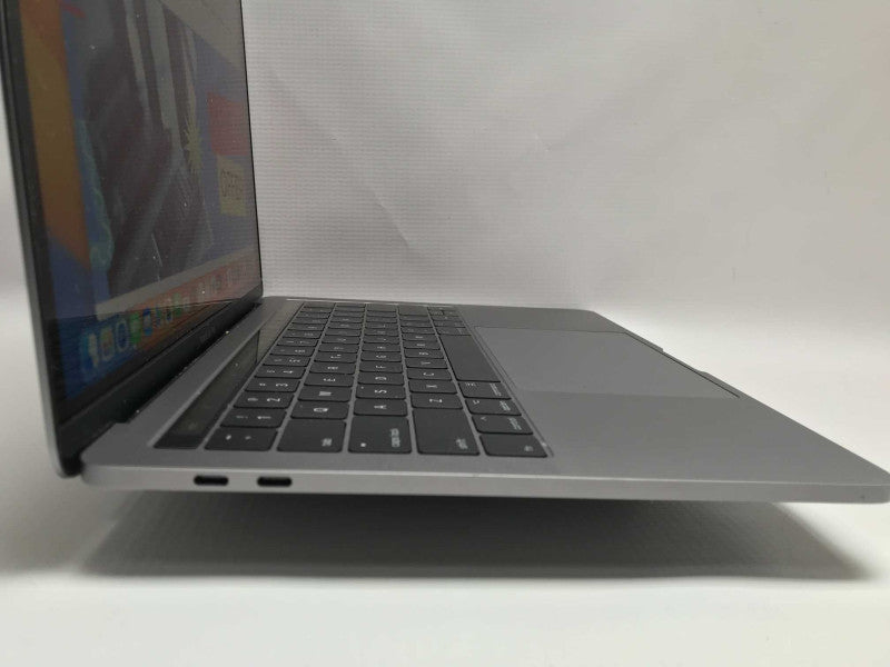 MacBook Pro Touchbar (2017) 13 inch with i7-7567U cpu, 16GB RAM 250GB Storag
