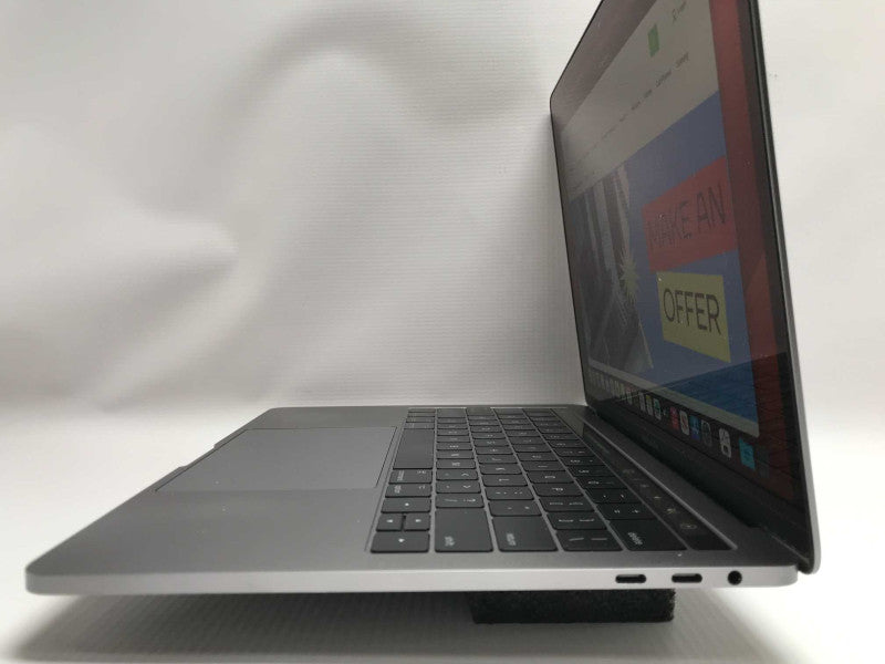 MacBook Pro Touchbar (2017) 13 inch with i7-7567U cpu, 16GB RAM 250GB Q