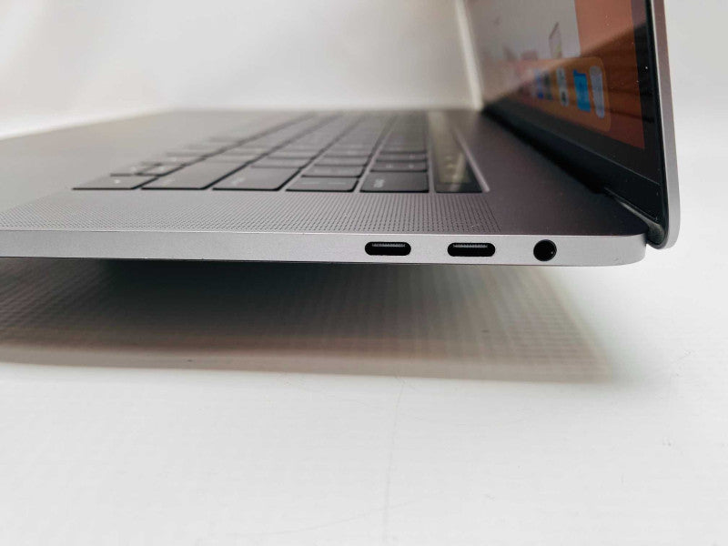MacBook pro 15-inch TouchBar 2017 with i7-7820HQ CPU 16GB RAM & 1TB Storage  -