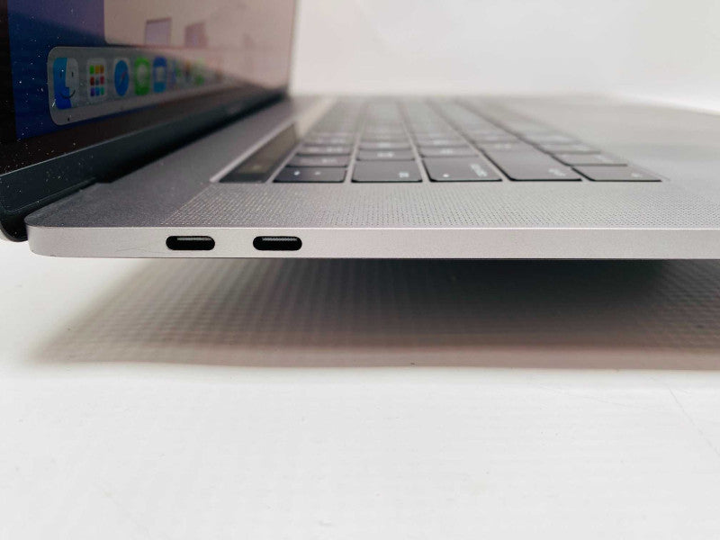 MacBook Pro 15-inch Touchbar 2017 with i7-7700HQ CPU 16GB RAM & 250GB READ  -