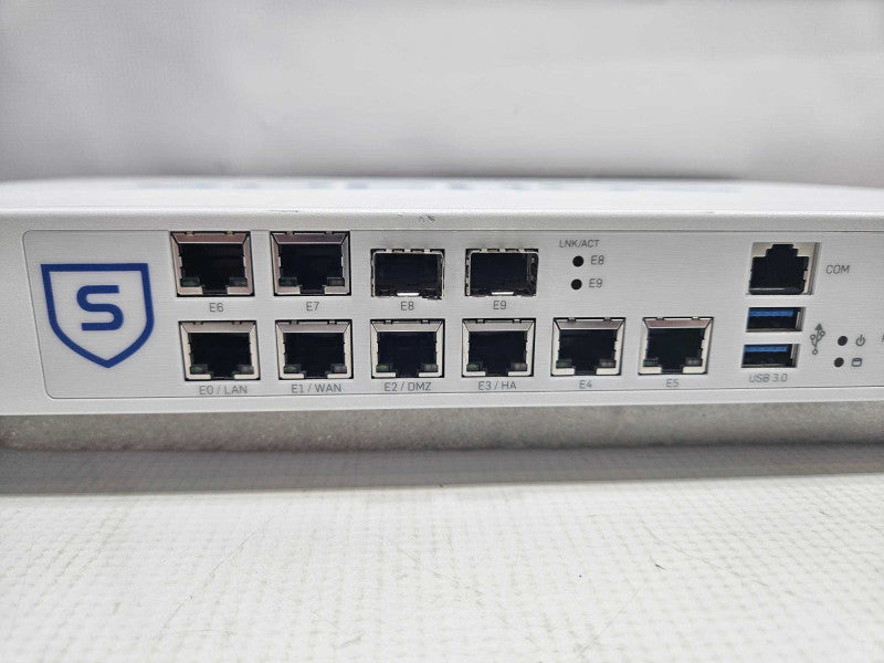 Sophos SG 330 Series Security Firewall Appliance )