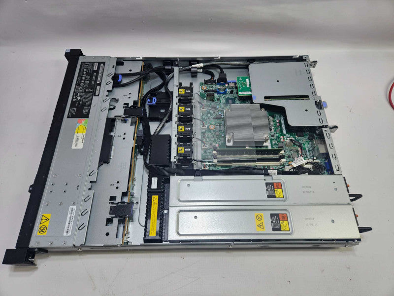 Lenovo System X 3250 M6 Xeon E3-1230 v5 @ 3.40GHz 16 GB Ram 2x PSU )