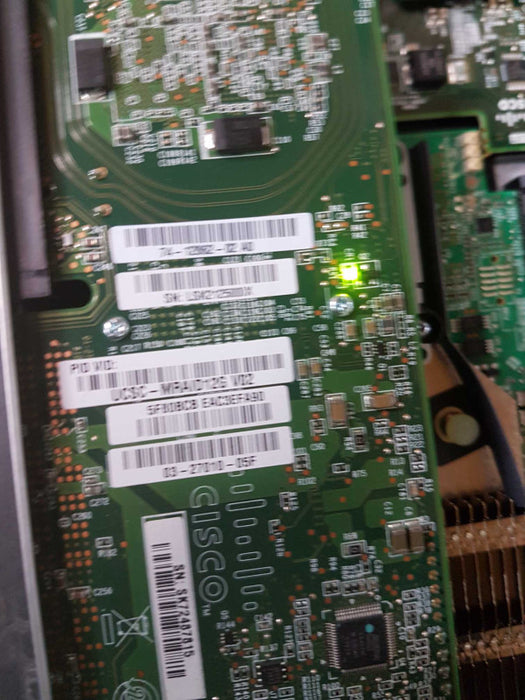 CISCO C220 M4 2x Xeon E5-2690 V4 @ 2.60ghz / 32gb ram / UCSC-MRAID12G #