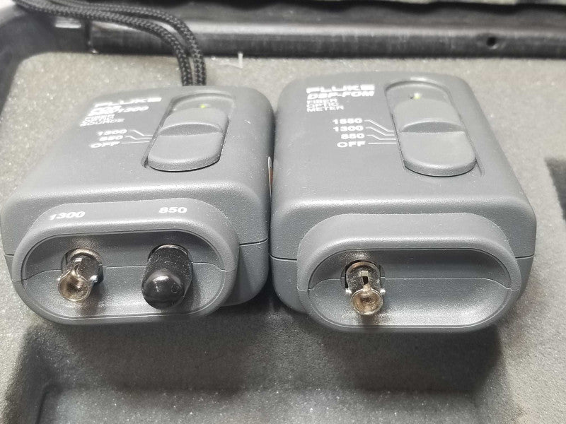 Fluke FOS 850/1300 Fiber Optic Source and DSP-FOM Fiber Optic Meter w/ Case _