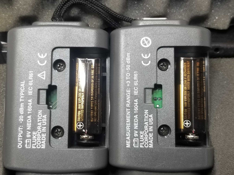Fluke FOS 850/1300 Fiber Optic Source and DSP-FOM Fiber Optic Meter w/ Case _