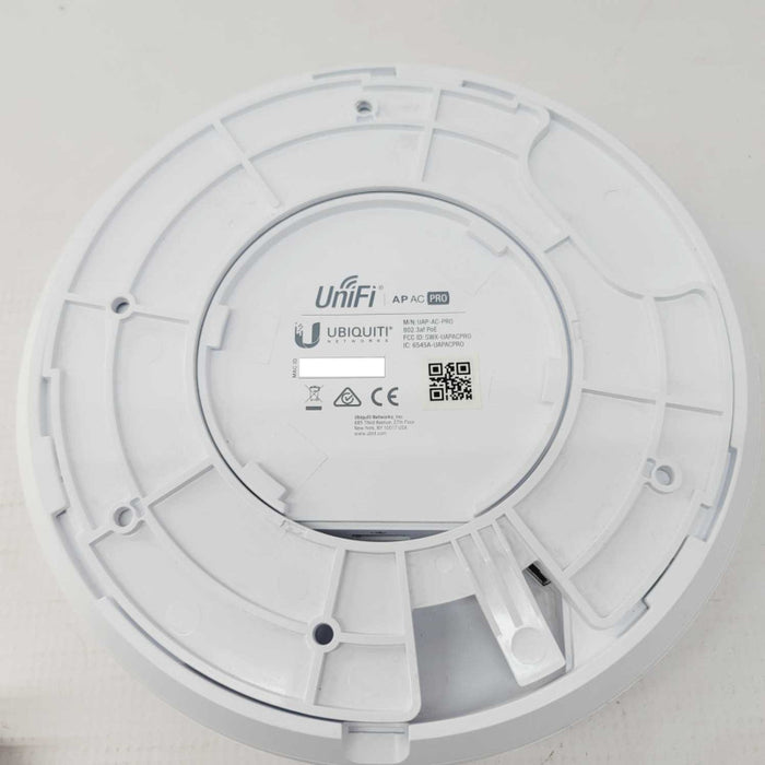 UniFi UAP-AC-PRO Wi-Fi Access Point Ubiquiti Networks Q=