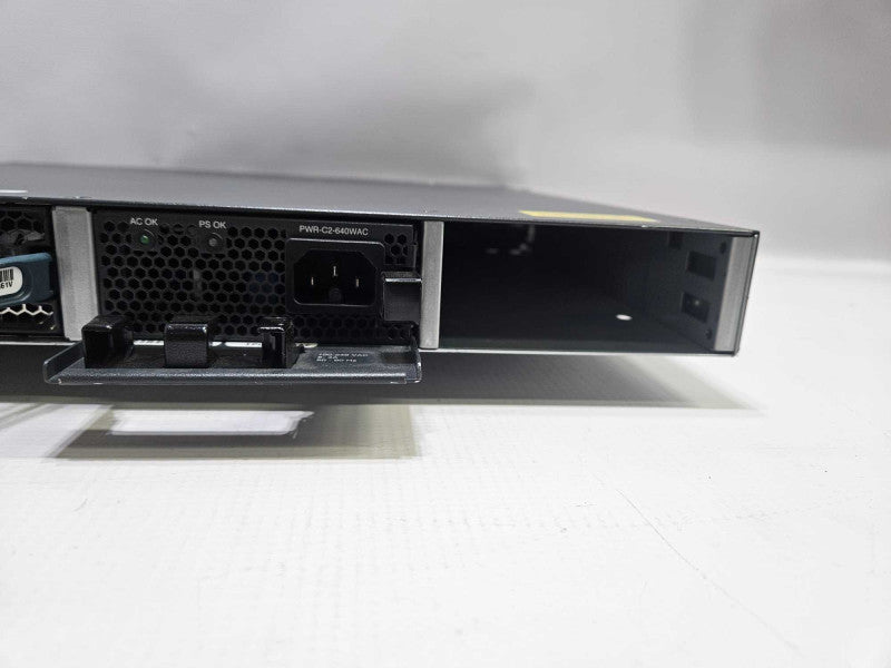 Cisco Catalyst 3650 48 Port PoE 4x1G LAN Base Switch WS-C3650-48PS-S 1x PSU )